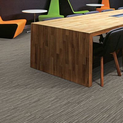 50x50CM entfernbares Teppich-Fliesen PVC, das Polypropylen-Teppich-Fliesen unterstützt